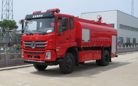 東風(fēng)4X4森林消防車
