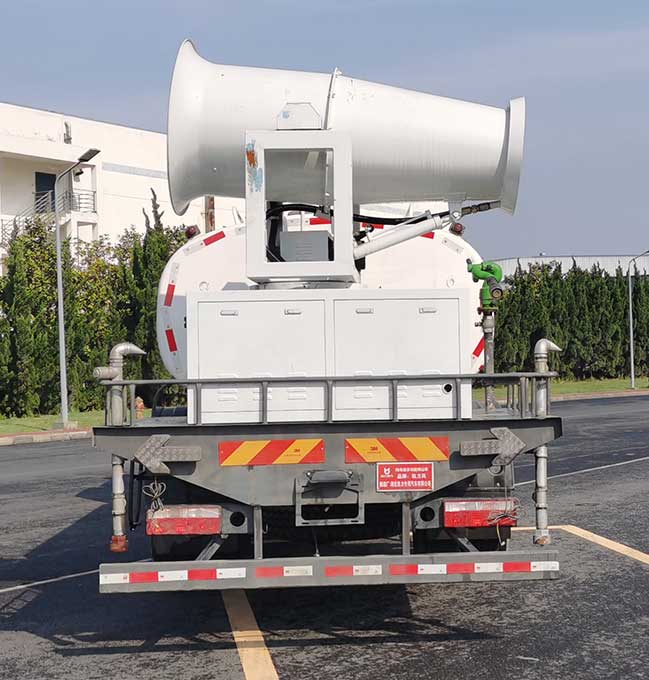 KLF5180TDYBEV型純電動多功能抑塵車